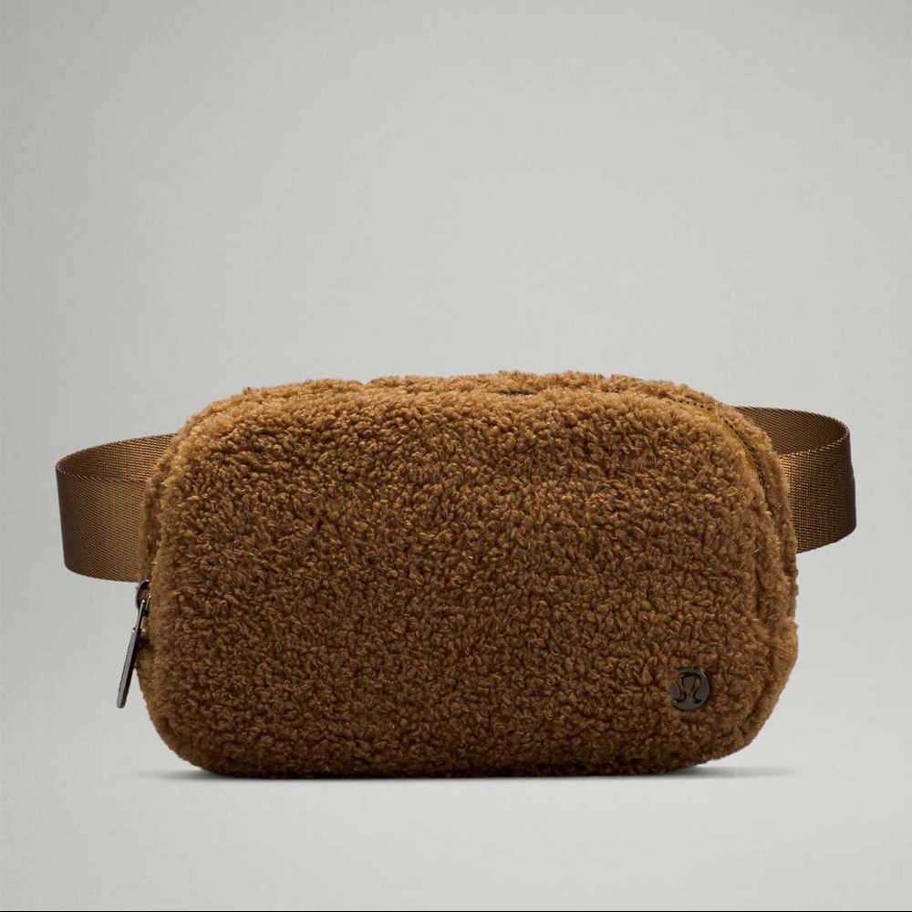 Lululemon Everywhere Fleece Belt Bag - Burnt Caramel brown teddy Sherpa …
